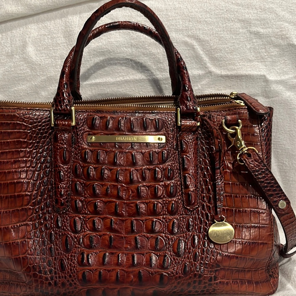 Brown Brahmin handbag with shoulder strap.Good condition